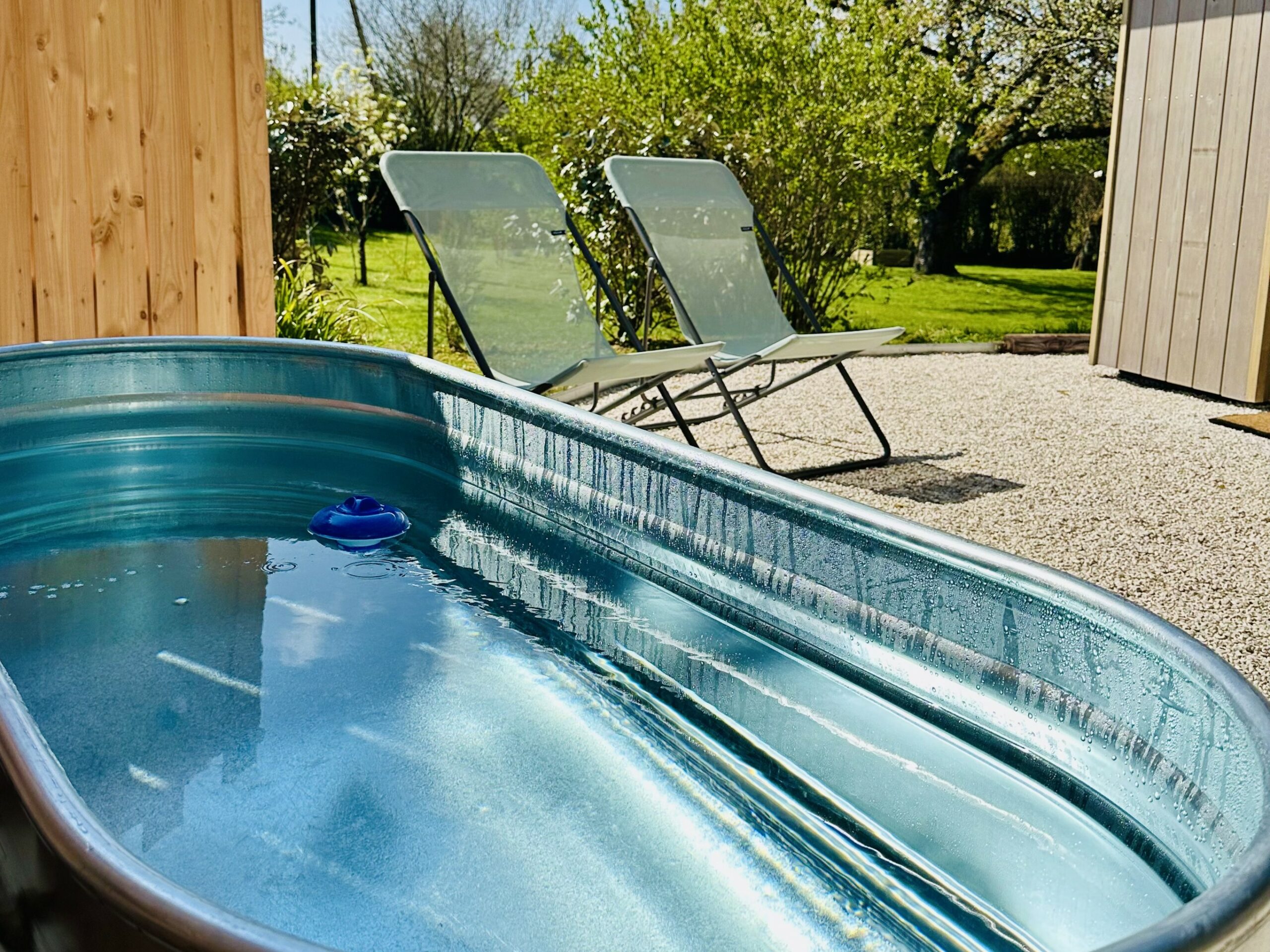Bain nordique privatif, chauffé toute l'année, chalet Le Cocon, au Clos des Pies